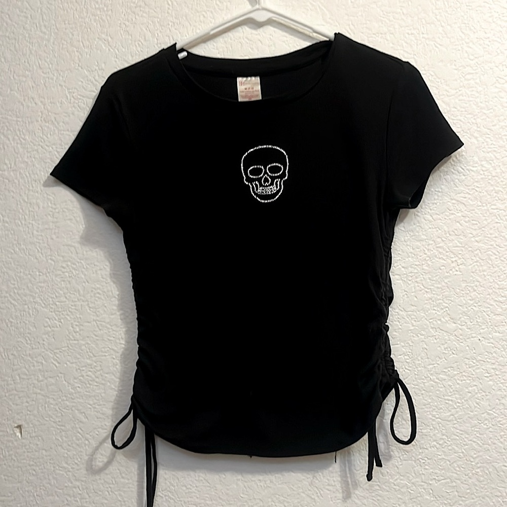 Small cropped shirt with rhinestone skull. Worn twice